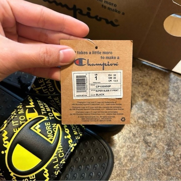 NWT Size 1 Preschool Champion
Slides Sandals​ - Picture 3 of 6